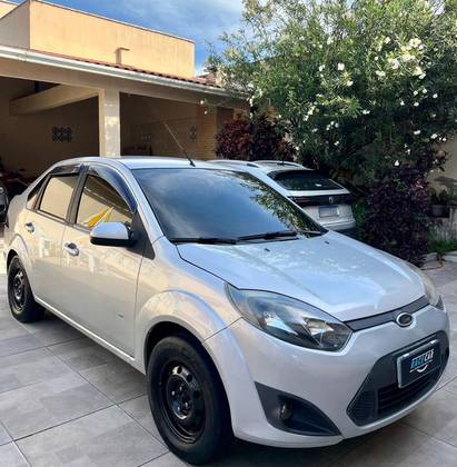 FORD FIESTA 1.6 ROCAM SE PLUS 8V FLEX 4P MANUAL